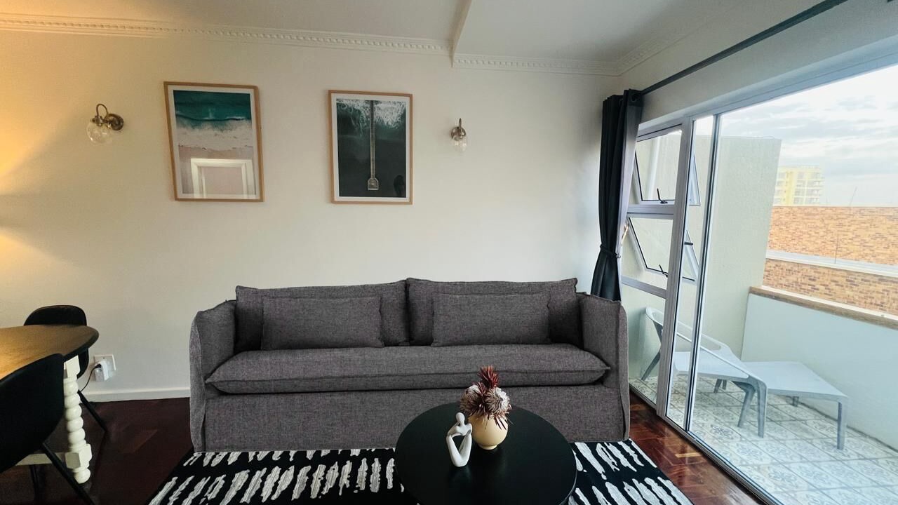 Photo of Livingroom in Three Anchor Bay