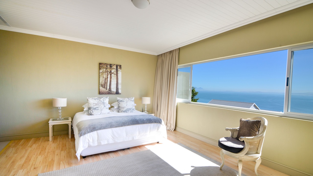 Photo of Bedroom in Mountainside