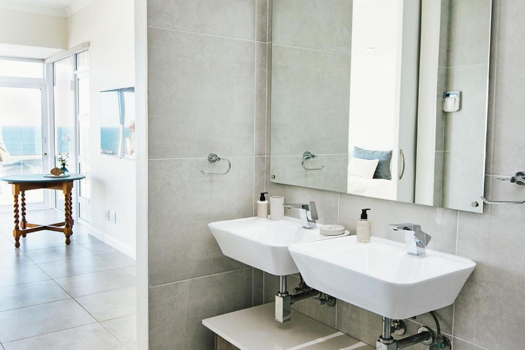 Photo of Bathroom in Yzerfontein