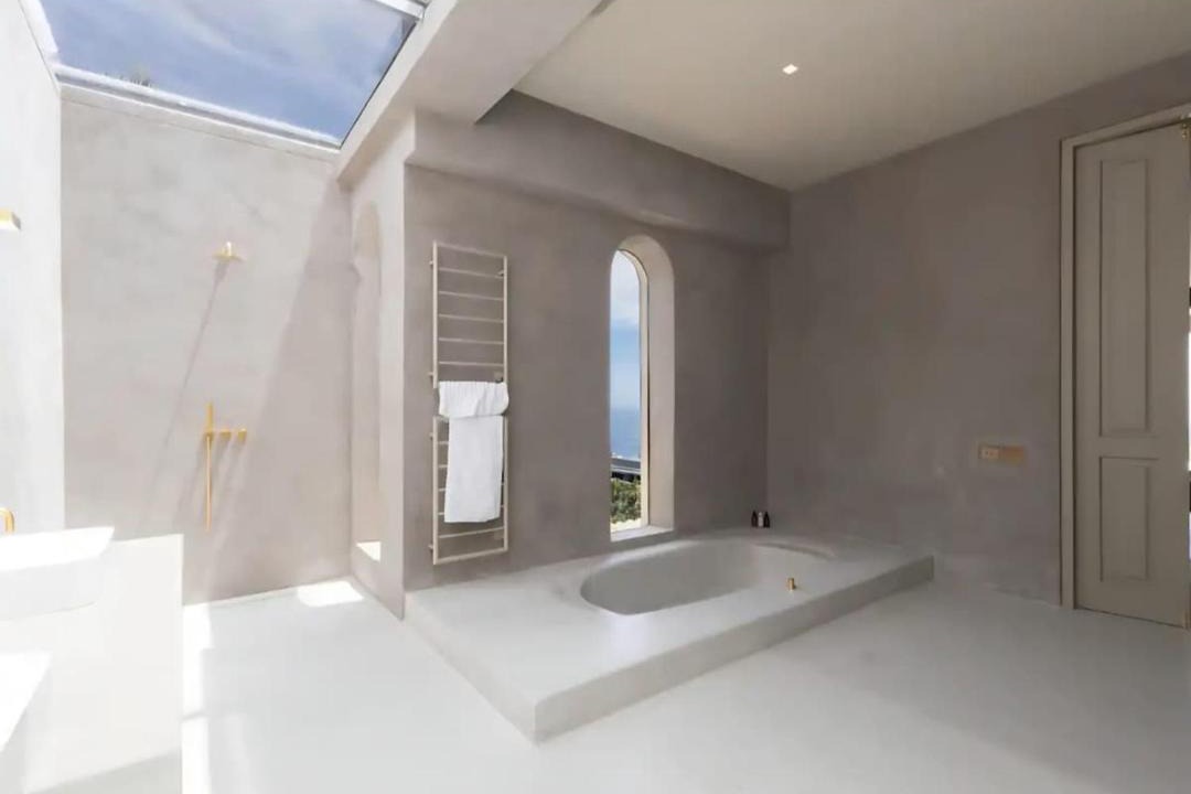 Photo of Bathroom in Bantry Bay