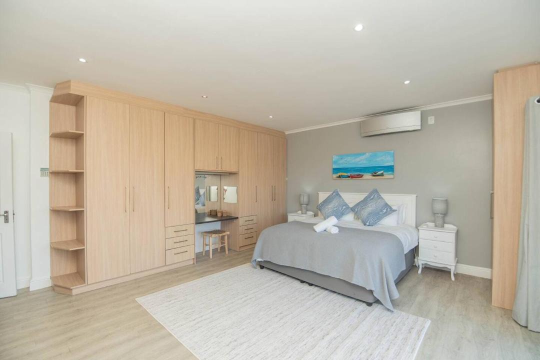Photo of Bedroom in Kini Bay