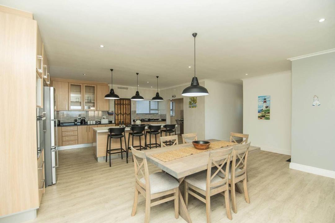 Photo of Kitchen in Kini Bay