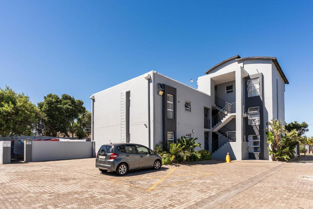 Photo of Others in Bloubergstrand