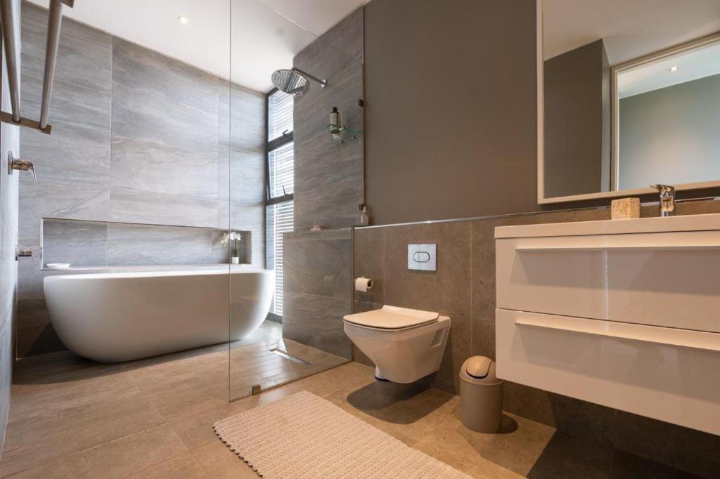 Photo of Bathroom in Amanzimtoti
