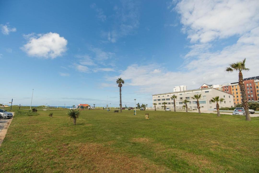 Photo of Others in Pollok Beach