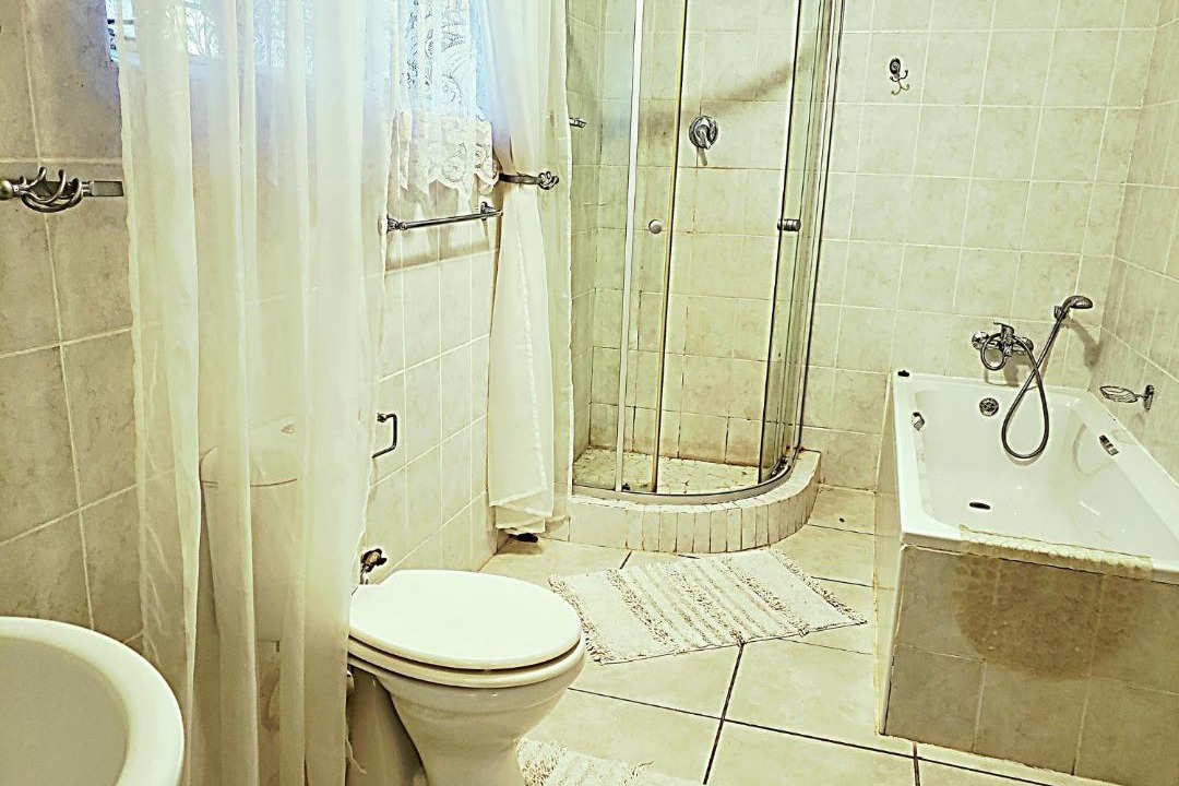 Photo of Bathroom in Jan Kempdorp