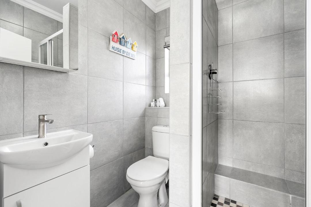 Photo of Bathroom in Elgin