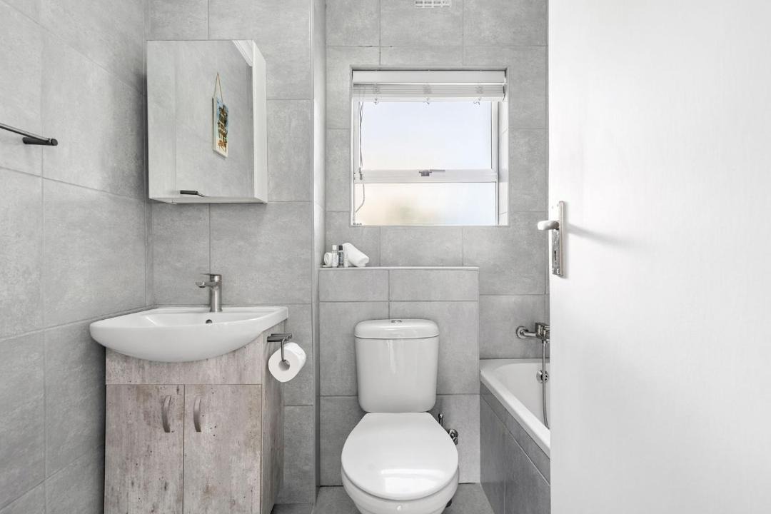 Photo of Bathroom in Elgin