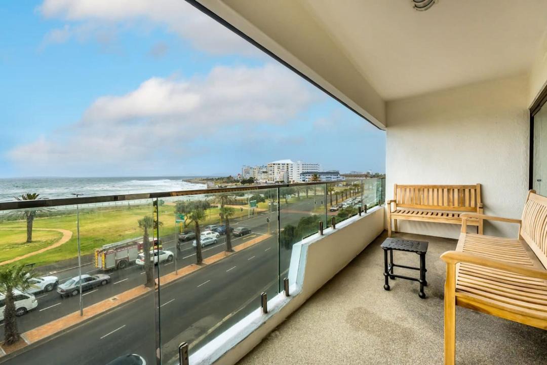 Photo of Patio Balcony in Three Anchor Bay