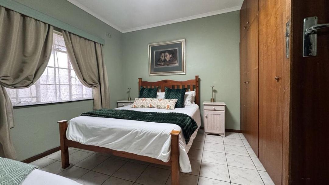 Photo of Bedroom in Somerset West