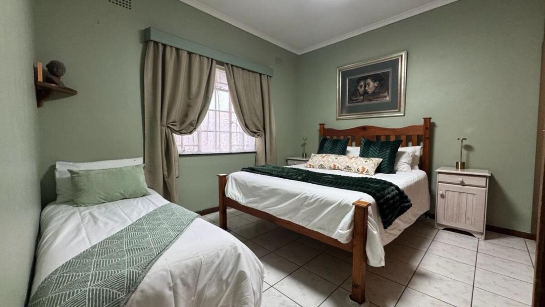 Photo of Bedroom in Somerset West