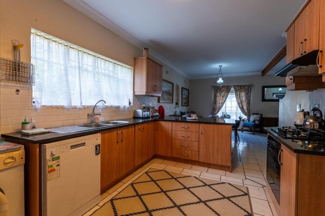 Photo of Kitchen in Somerset West