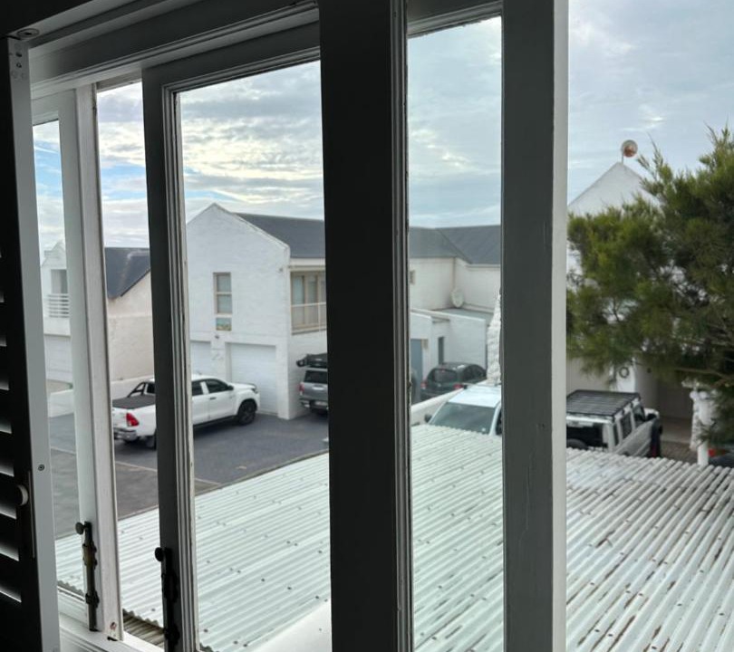 Photo of Others in Paternoster