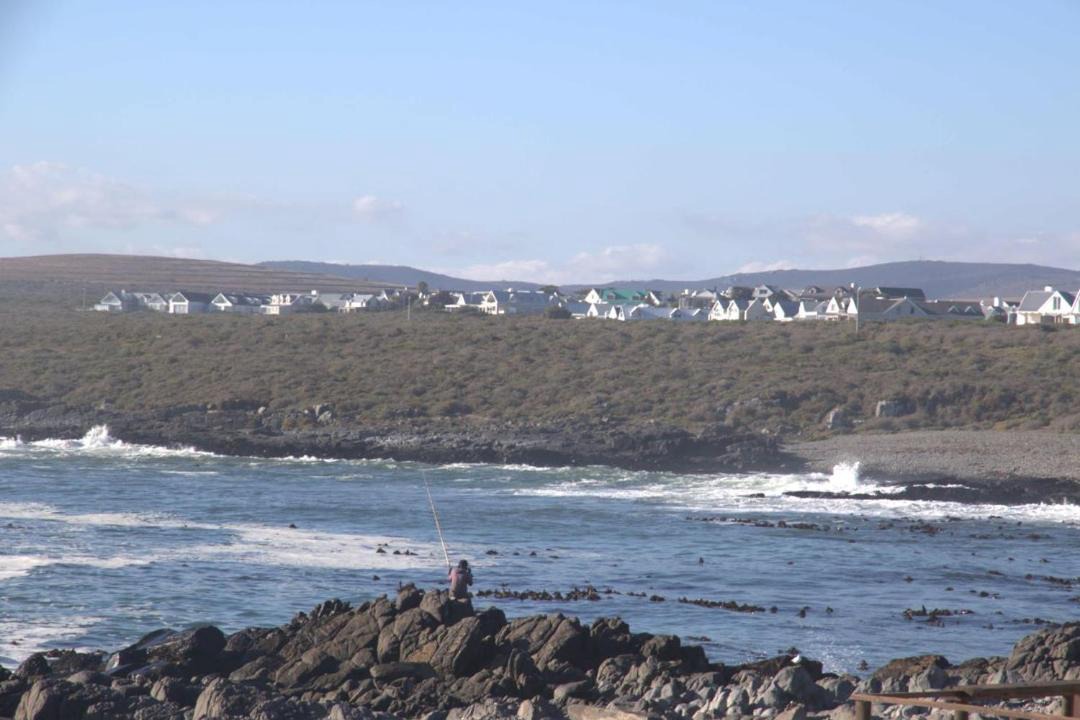 Photo of Others in Grotto Bay