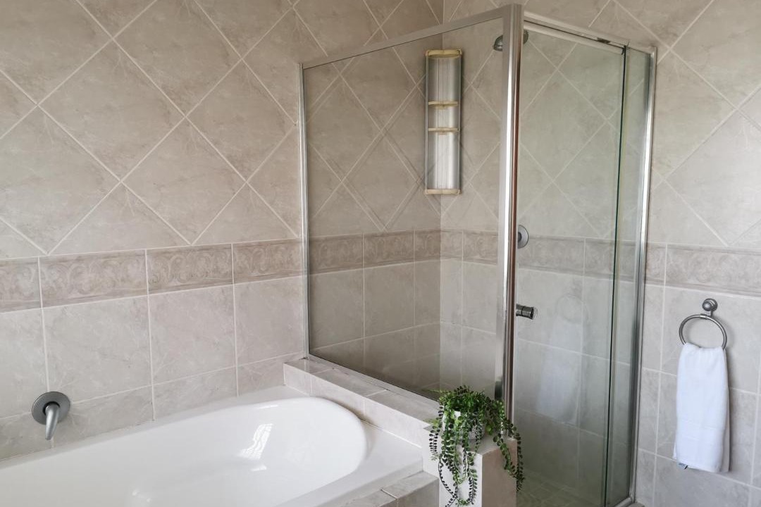 Photo of Bathroom in Farrarmere
