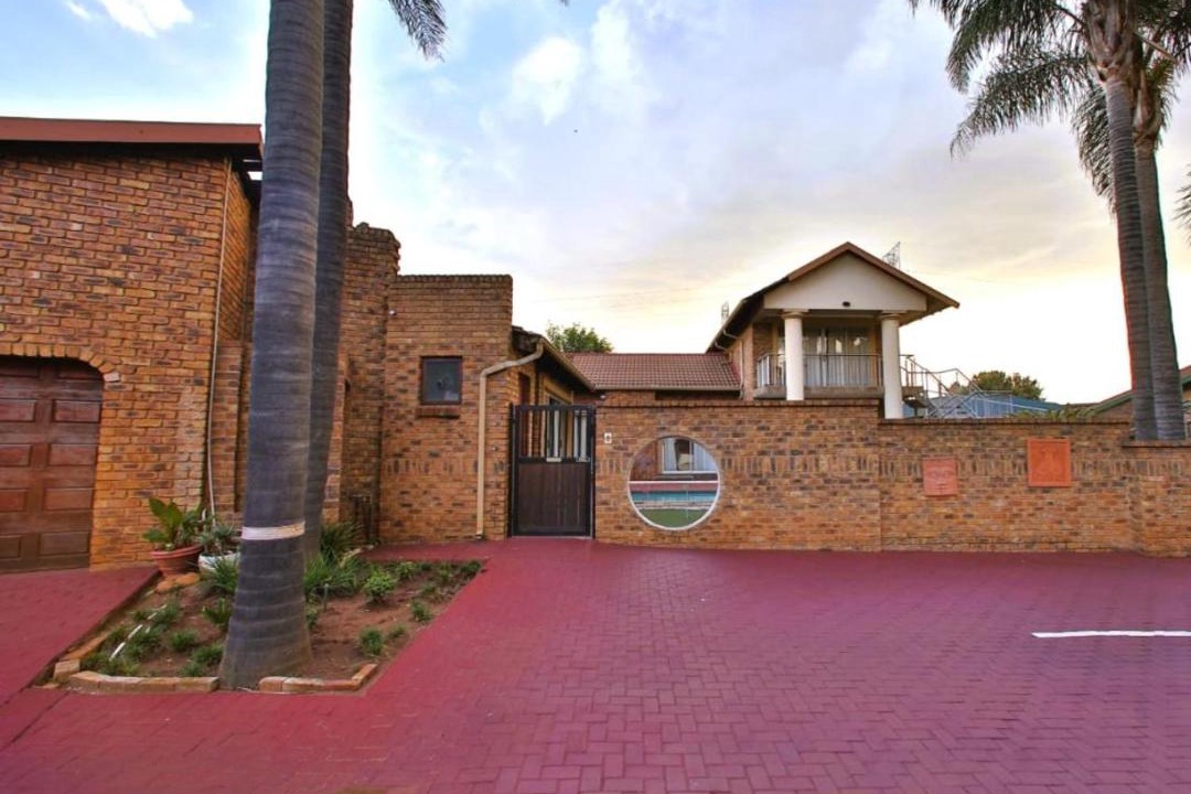 Photo of Others in Rooihuiskraal