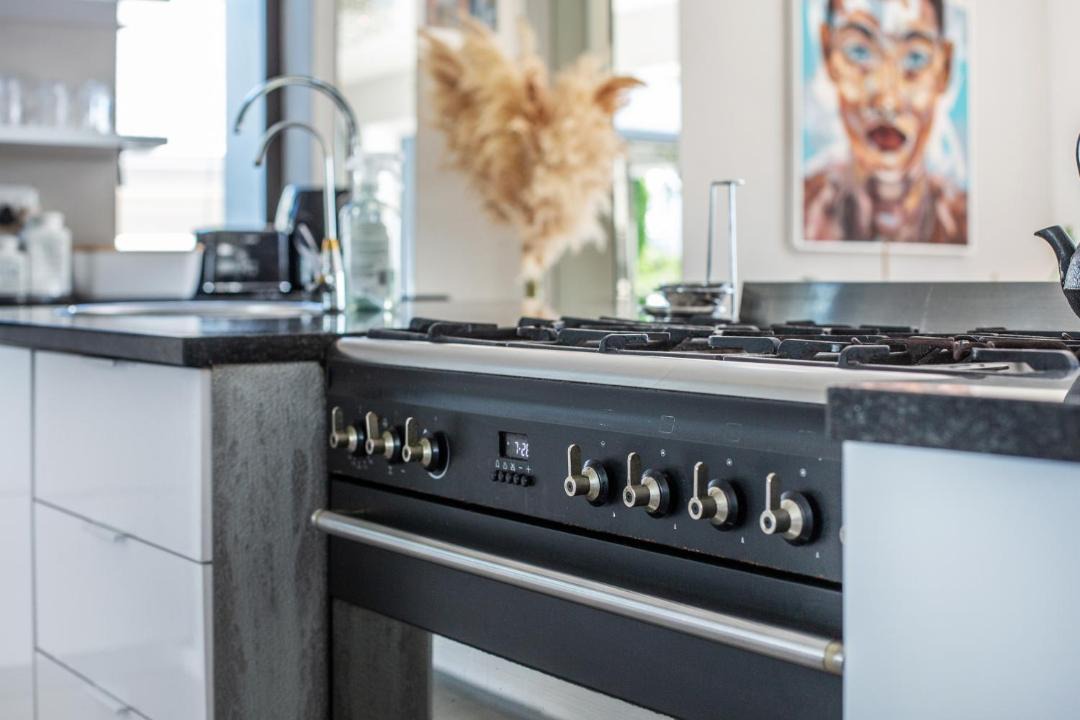 Photo of Kitchen in Grotto Bay