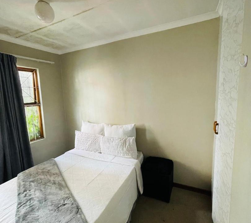 Photo of Bedroom in Willows