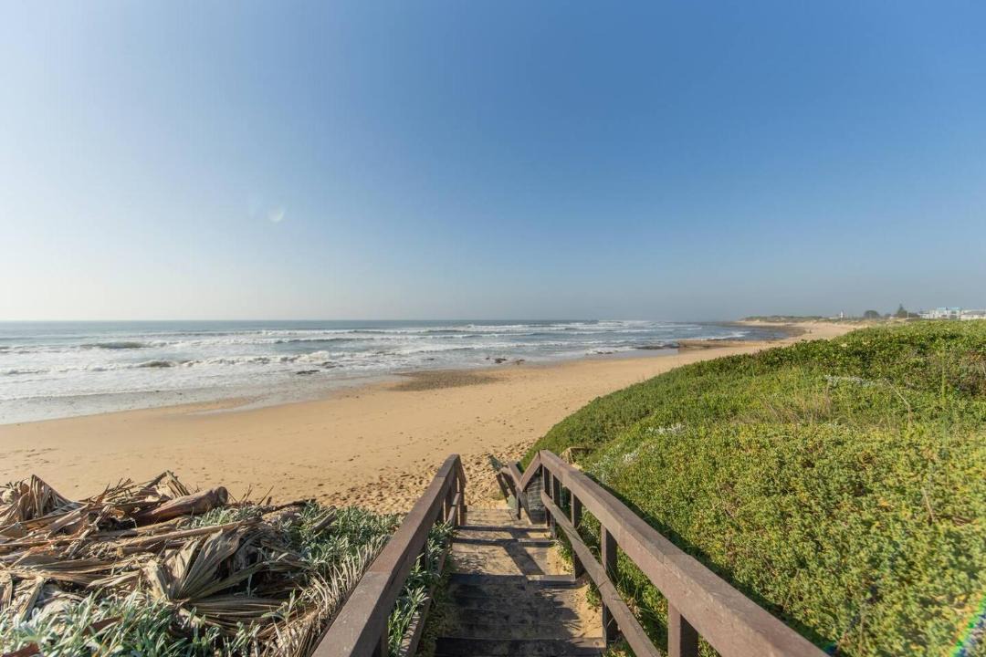 Photo of Others in Pollok Beach