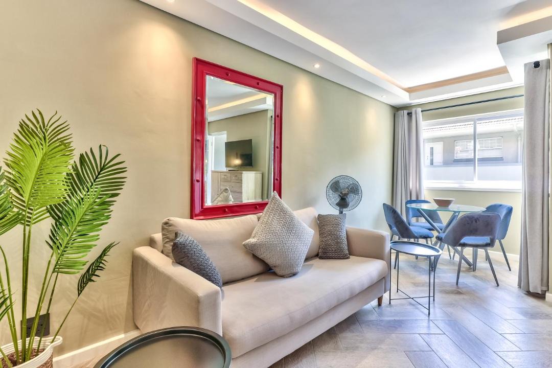 Photo of Livingroom in Three Anchor Bay