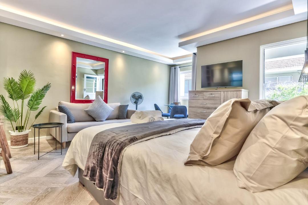 Photo of Bedroom in Three Anchor Bay