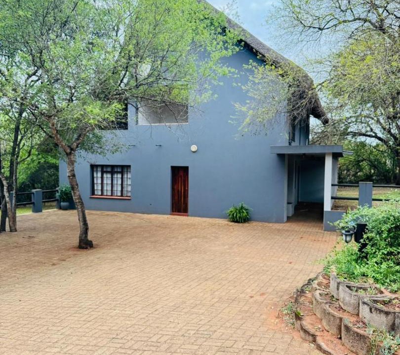 Photo of Others in Lulwane