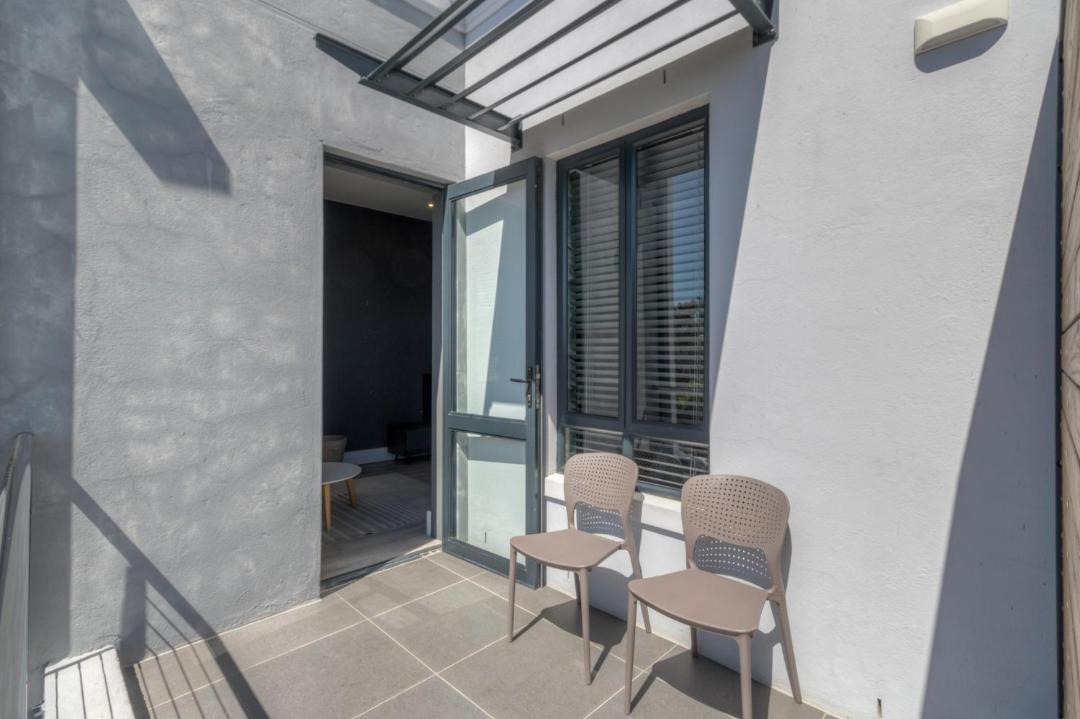 Photo of Patio Balcony in Firgrove Rural