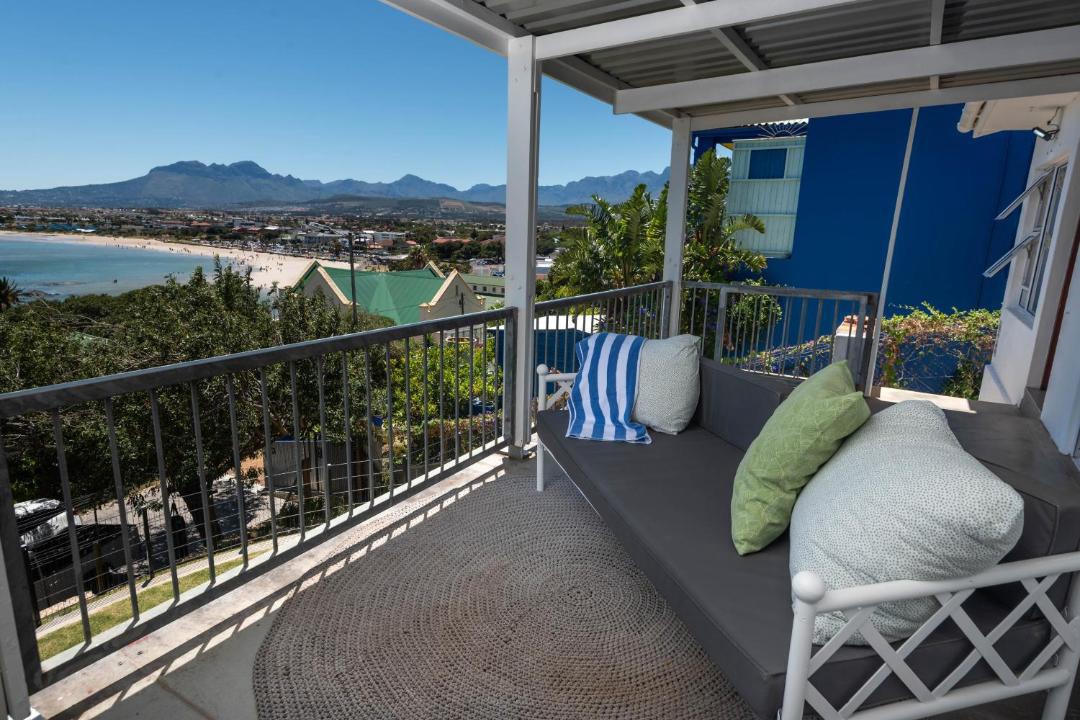 Photo of Patio Balcony in Gordons Bay Central
