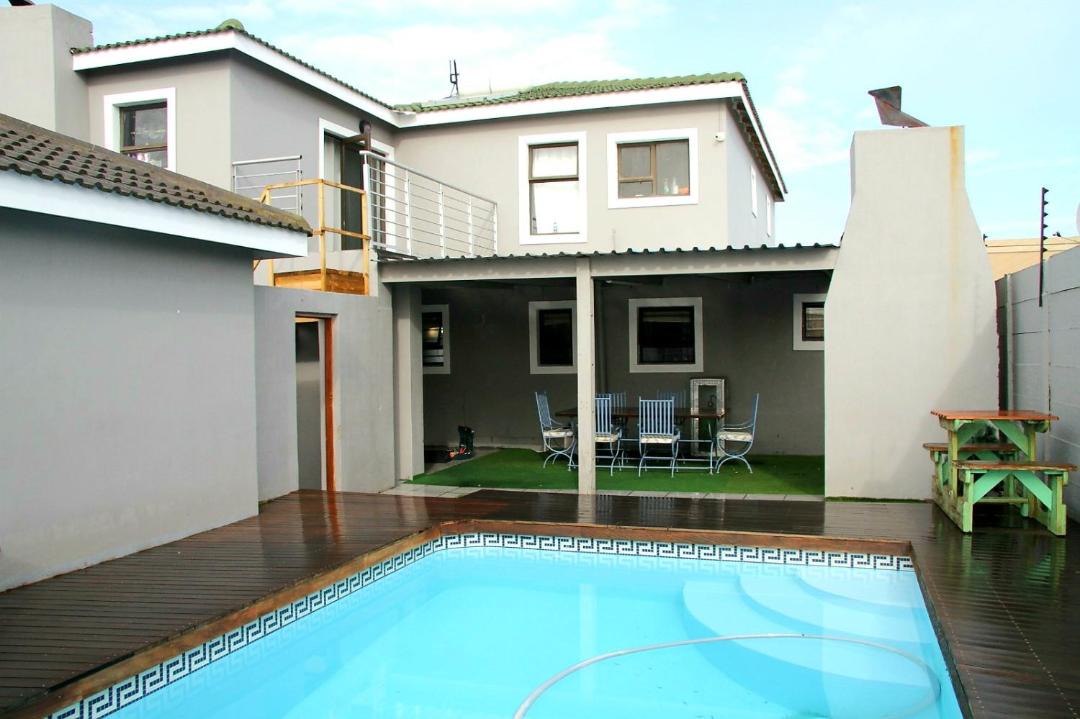 Photo of Others in Bloubergstrand