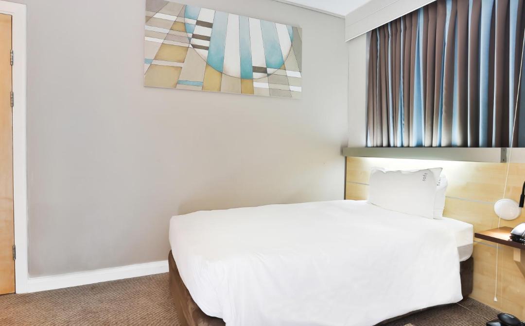 Photo of Bedroom in Cape Town City Centre