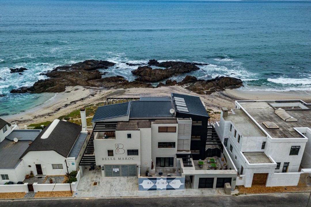 Photo of Others in Bloubergstrand