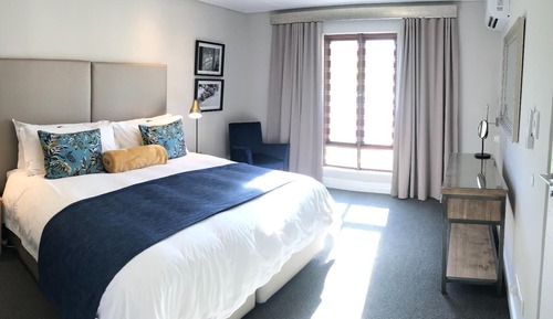 Panoramic Suite, 1 Bedroom, Patio, Mountain View