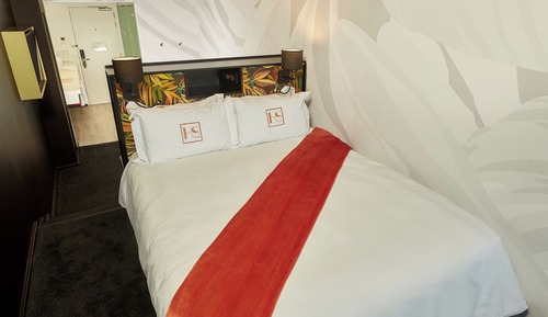 Standard Queen Room