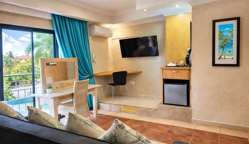 Deluxe Suite, 1 Queen Bed