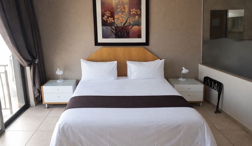 Standard Room, 1 Queen Bed