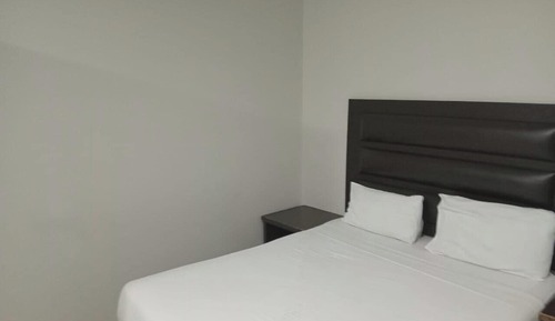Standard Room, 1 Queen Bed