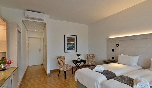 Universal King/Twin with Patio/Balcony