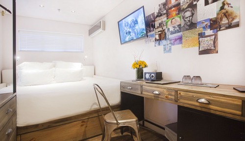 Room (12)
