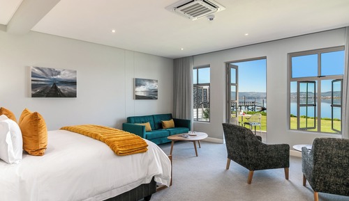 Superior Suite - Lake Facing - 6