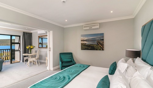 Superior Suite - Lake Facing - 17