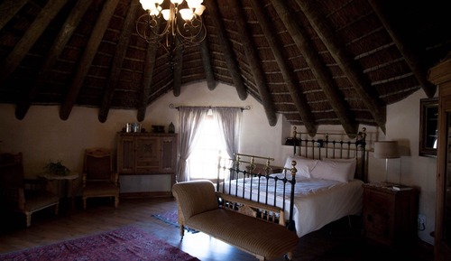 Panoramic Room (Oak Manor)