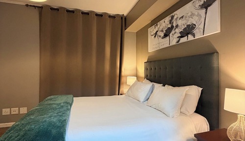 Comfort Apartment, 1 Bedroom, Balcony, Canal View