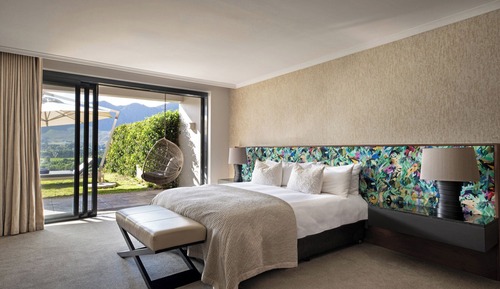 Suite (Cap Classique, Vineyard, Pool)