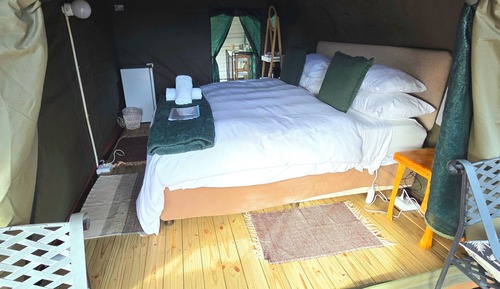 Luxury Tent, Mountain View