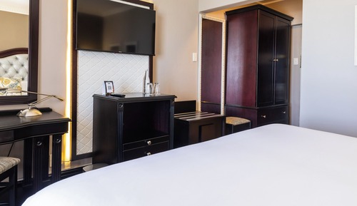 Standard Room, 1 Queen Bed