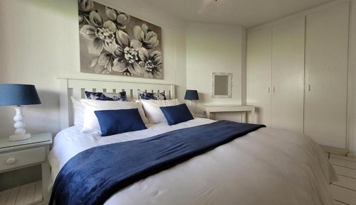 Luxury Apartment, Balcony