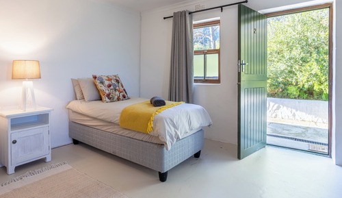 Calamata Rooms