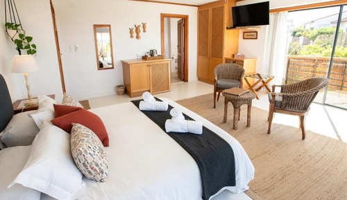 Classic Double Room, Partial Ocean View