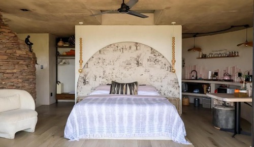 Honeymoon Suite, Mountain View