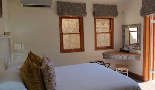 Standard Room, 1 Queen Bed
